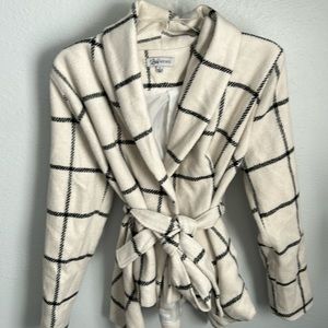 Plaid white and black fleece jacket